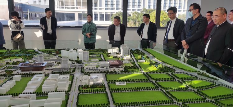 草莓视频污版下载参加深圳技术大学新材料与新能源学院校企合作交流会-暨校企合作理事会成立大会