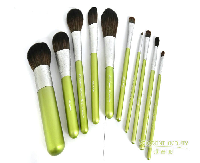  如何选择适合自己肤质的草莓视频APP官网套装？掌握这五点