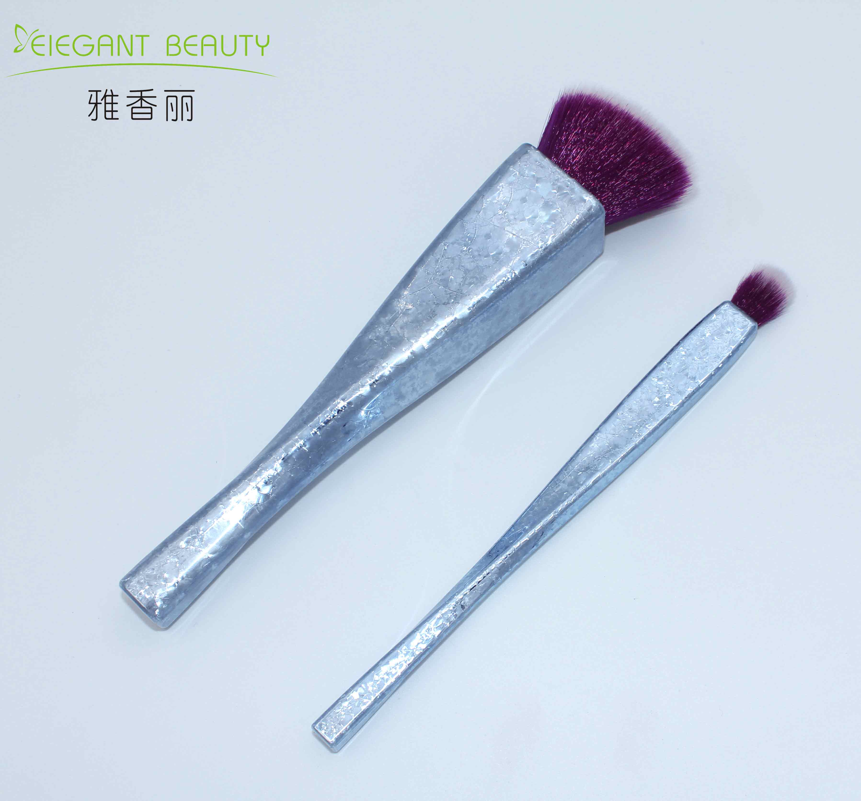 草莓视频APP官网套装：打造专业妆容的必备之选